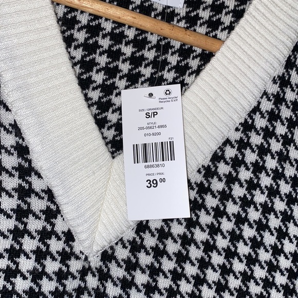 Sweater Vest - Picture 3 of 4